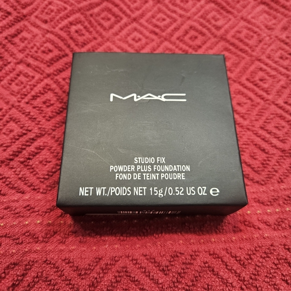 MAC Studio Fix Foundation - Picture 4 of 4